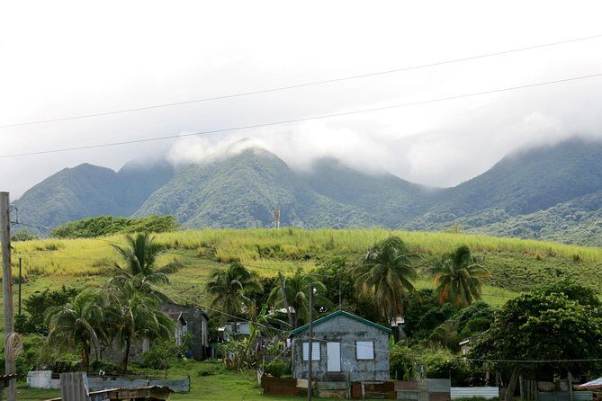 Full Island Panoramic Tour of St Kitts - Basseterre churches and memorials: the human side of the island