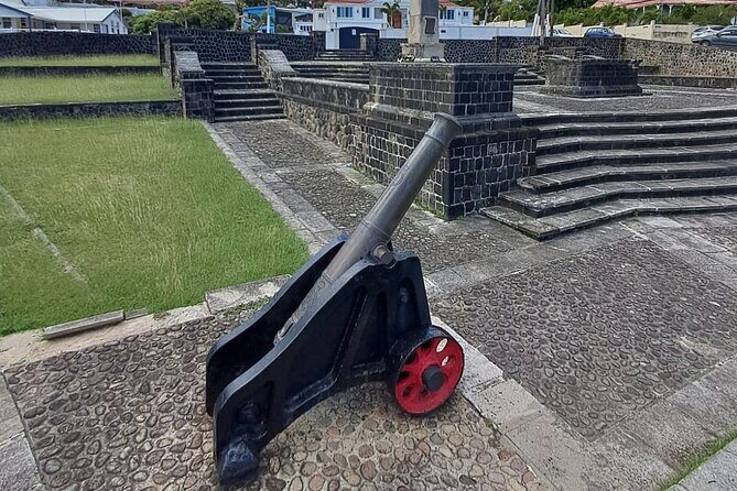 St. Kitts No Hustle No Hassle Private Tour with Don - Timothy Hill Overlook: sea meets sea, no long detour