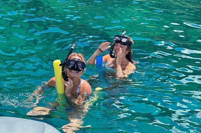 Two islands, One paradise - Lunch While Anchored: Island Buffet + Open Bar