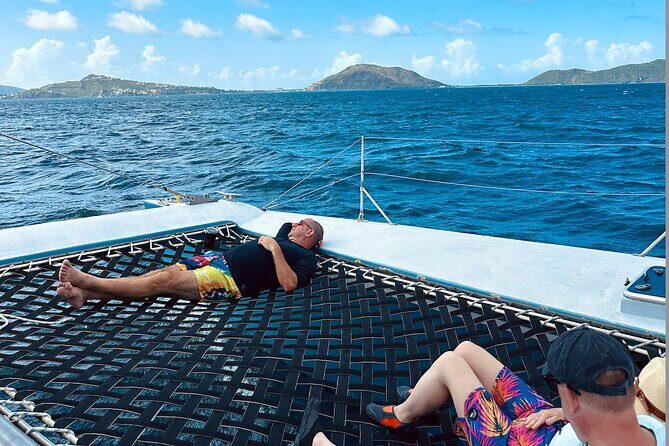 Two islands, One paradise - Crossing the Narrows to Nevis: Smooth Transition, Big Scene Change